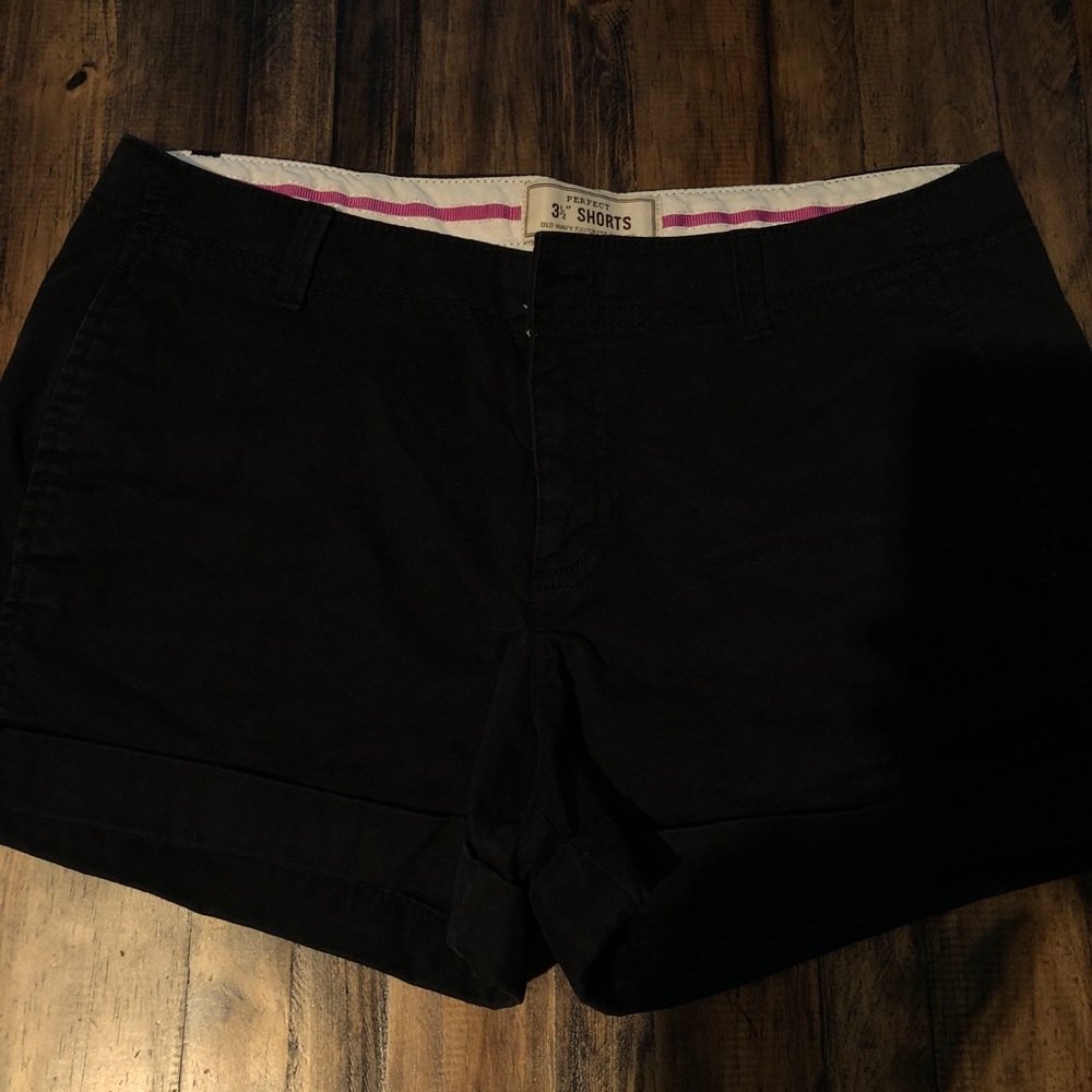 Black Old Navy shorts